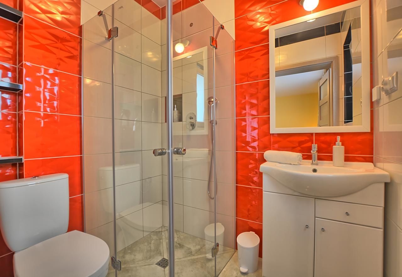 Комплексы для отдыха с коттеджами/бунгало Jaworina- Apartamenty, Domki i Pokoje Солина-23